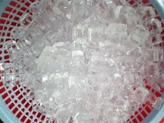 奉贤良臣制冰厂：为餐饮、奶茶店提供可口的食用冰块